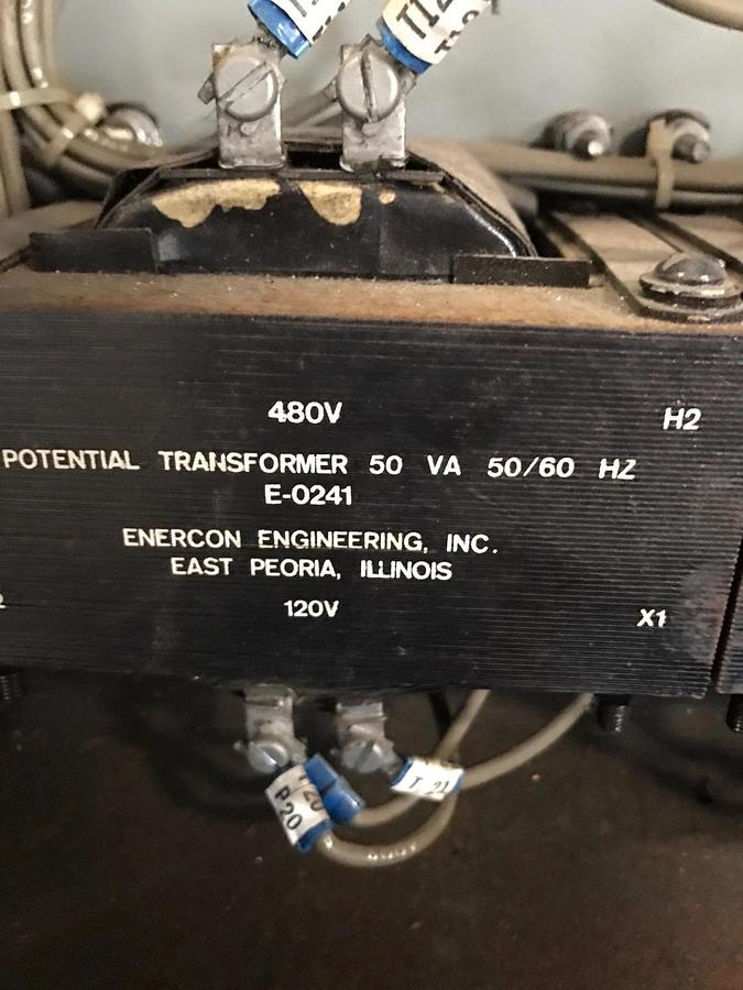 Used 2500 Amp General Electric Circuit Breaker w/ CAT Breaker Box Housing S/N: V78429