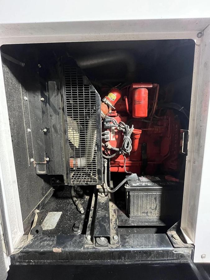Used 100kw Cummins C100D6R Mobile Diesel Generator - S/N: H150865378 (New GenEnd!)