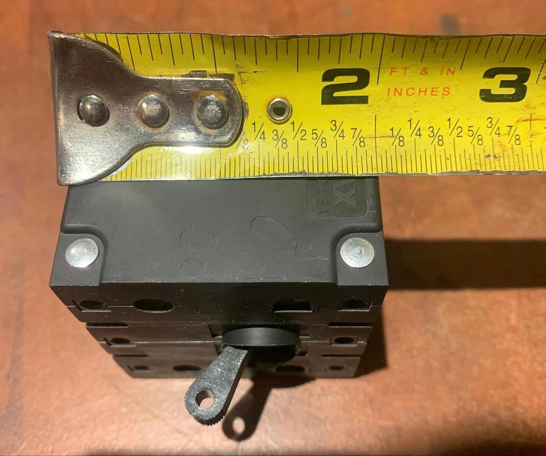 Used Genuine OEM Cummins HDKBB HDKBC AirPax Circuit Breaker 15A 250V | PN 320-2433-02