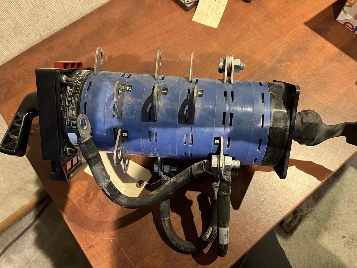 Used Used Kraus & Naimer X400 400A Voltage Selector Switch from C200D2RE