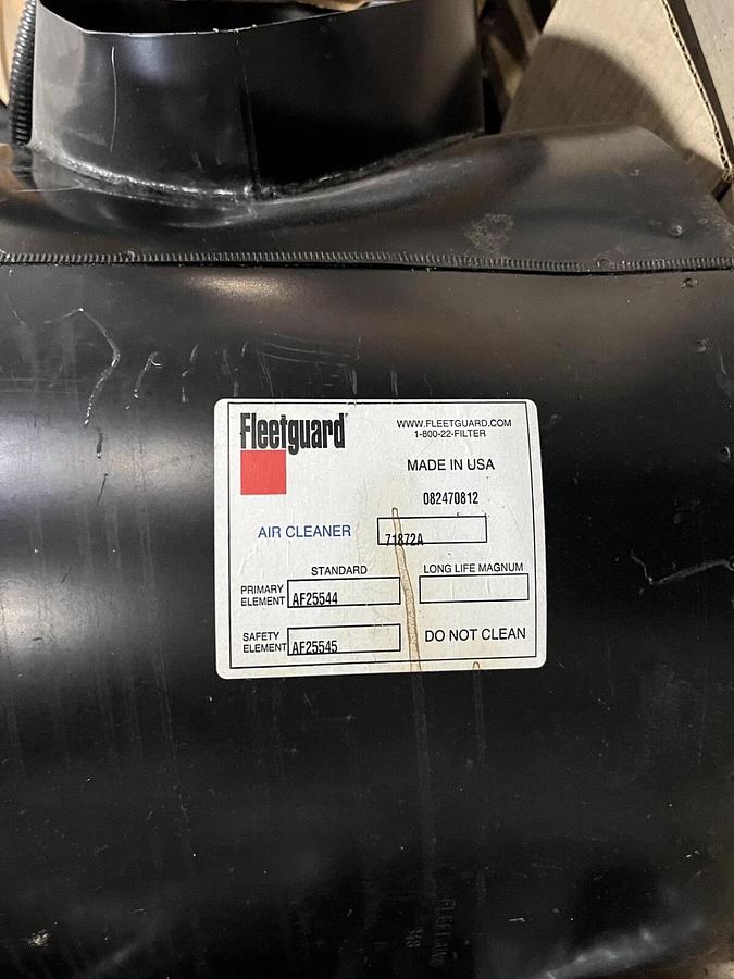 Fleetguard 71872A Air Cleaner Housing for Filter AF25544