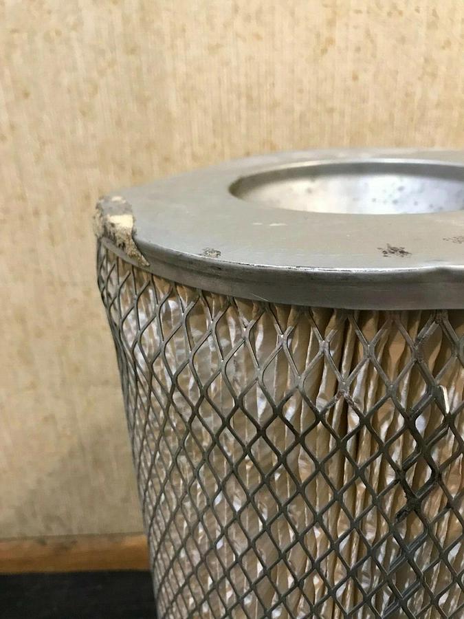 Fleetguard AF-947 Air Filter (View Pictures Before Buying)