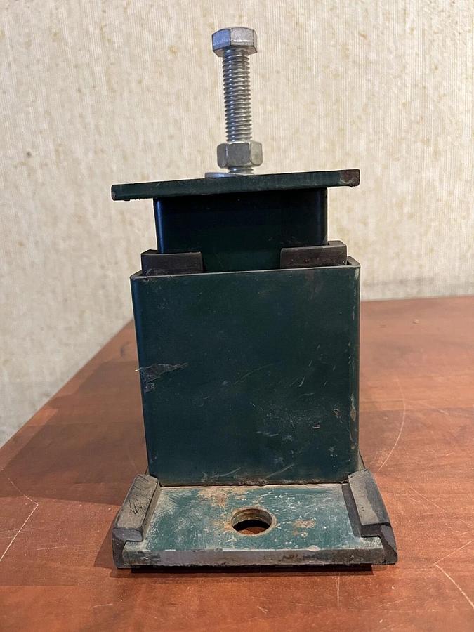 Used Used 12" Closed Mount Spring Vibration Isolator