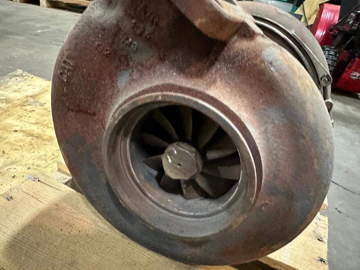 Used CAT Large Vee Turbo I P/N: 548-1125