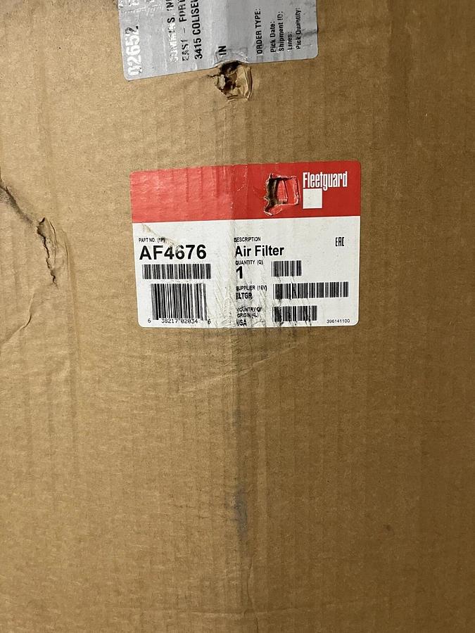 New Fleetguard Air Filter - P/N: AF4676