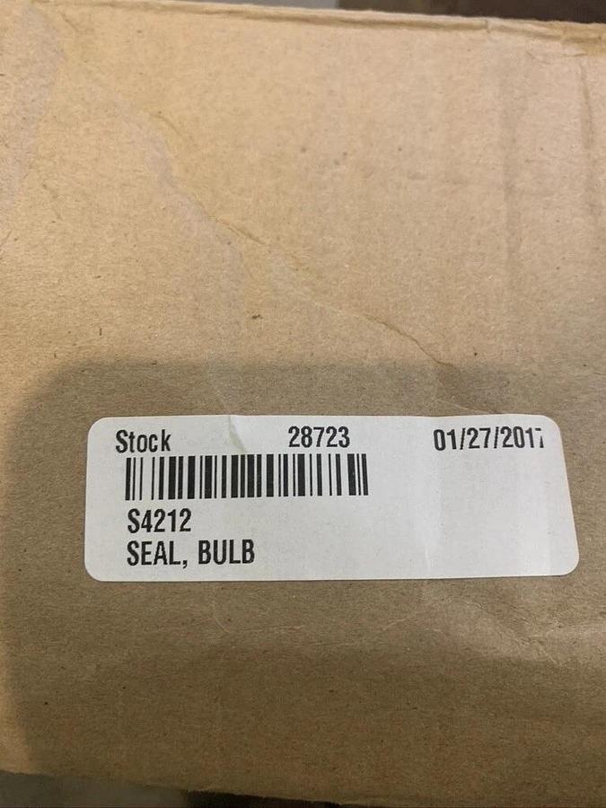 Cummins 5/8" Side Bulb Rubber Edge Seal 50 Meters (164 Ft) PN 508-0330 0508-0330
