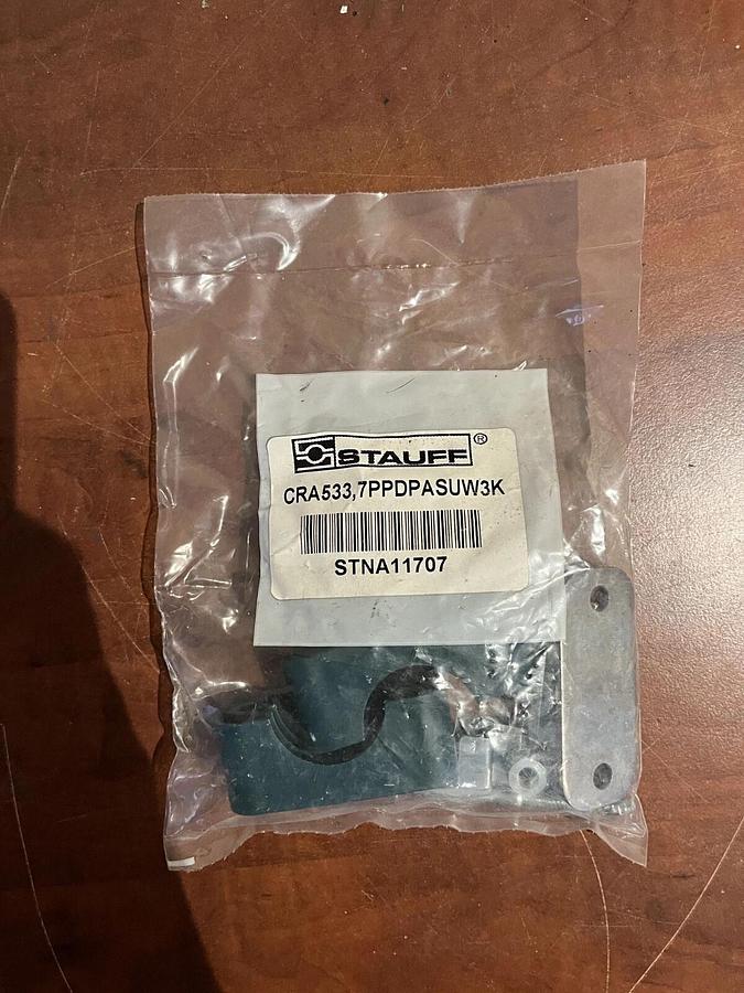 New Stauff Mounting Clamp Assembly - P/N: CRA-533.7-PP-DP-AS-U-W3-K
