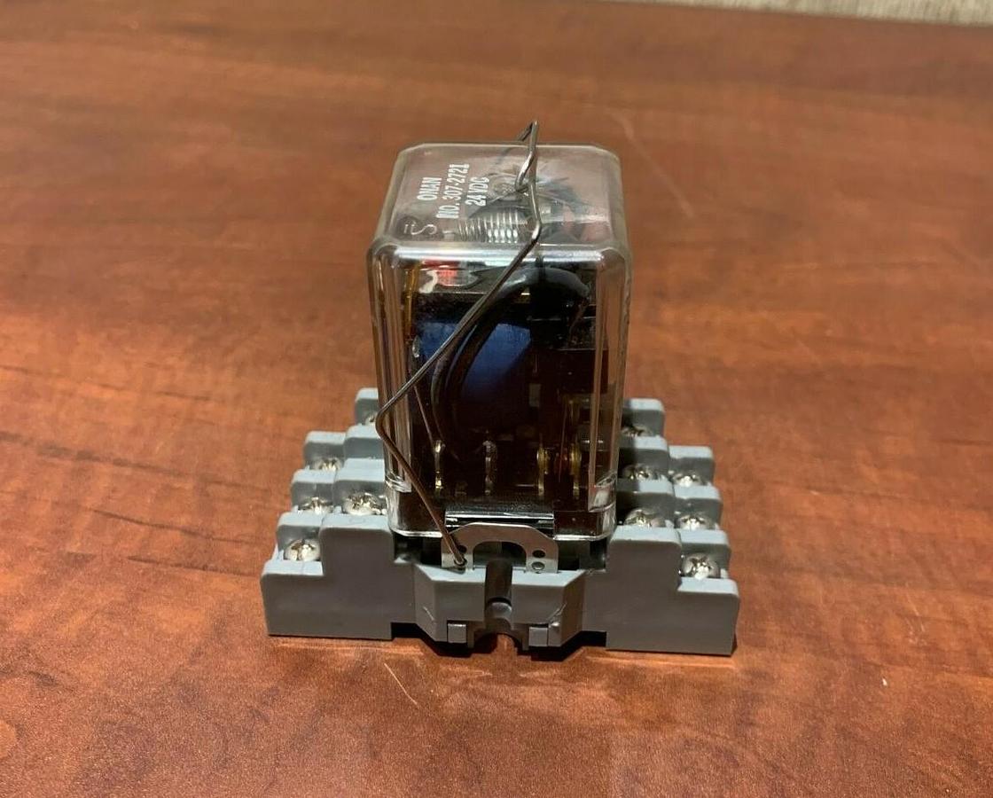 Used Deltrol Controls 166D 3PDT 24VDC Coil | Onan: 307-2721 | Idec SR3B-05