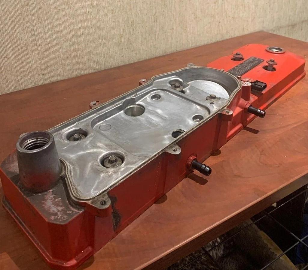 Used Used Genuine OEM Cummins Valve Cover QSB7-G9 | 5258935 5308944