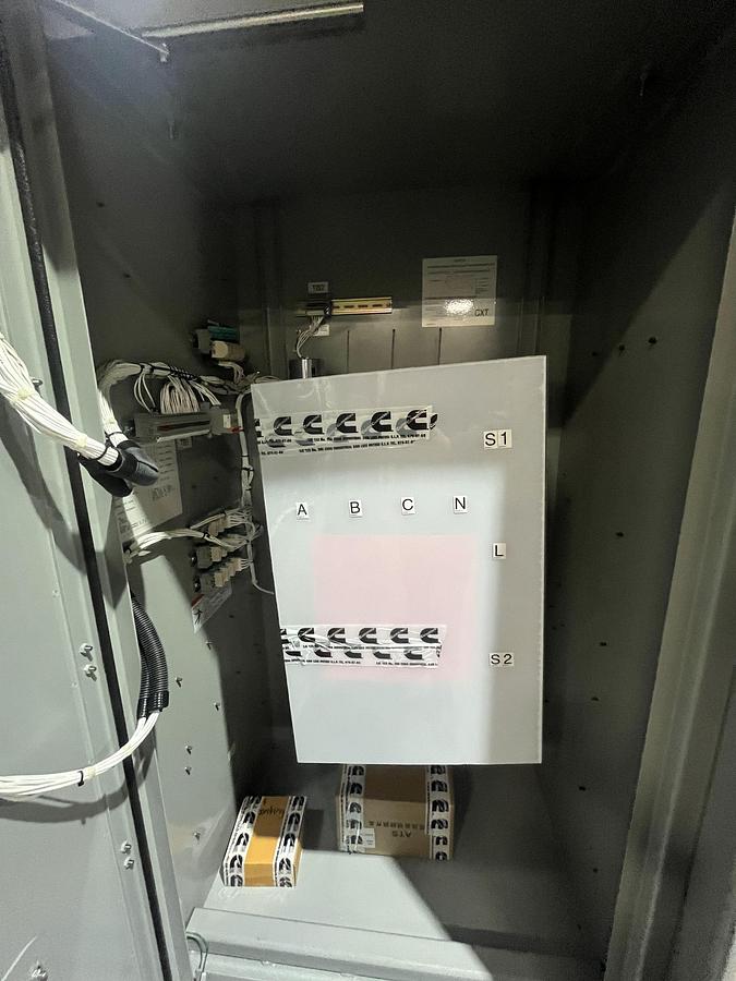 New 300 Amp 480VAC Cummins CXTC8 Spec. A Automatic Transfer Switch - S/N: C22M060165