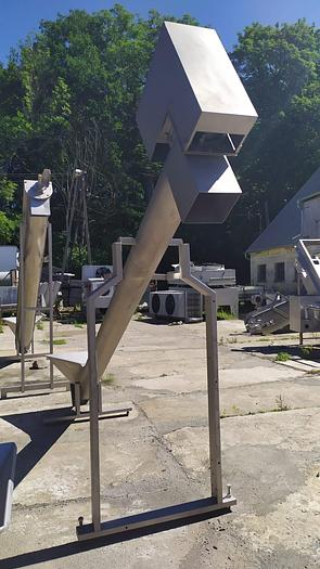 Used Podajnik ślimakowy, skośny w korycie zamkniętym