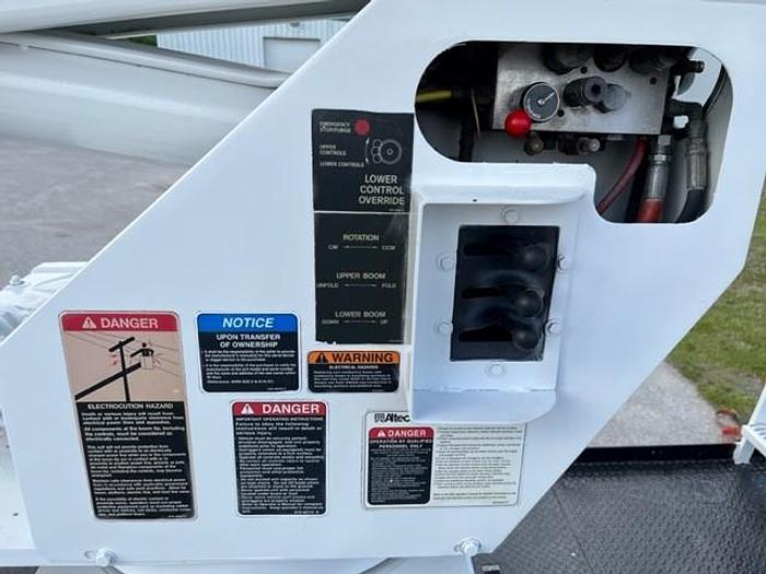 Used 2005 International 4400 FLATBED  72FT OVER CENTER BUCKET TRUCK