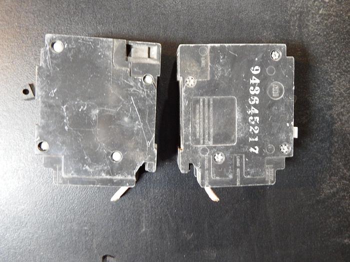 Parts Only LOT OF 2 Siemens 1Pole 30Amp 120VAC Circuit Breaker Type QPF (B1)