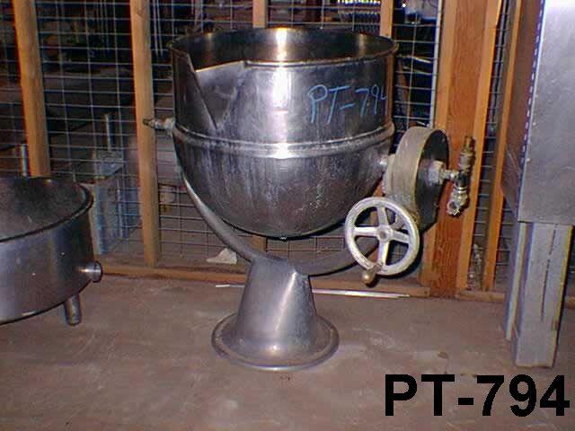 Usado 30 GALLON KETTLE TANK.  GROEN MODEL D-30 SERIAL 34238