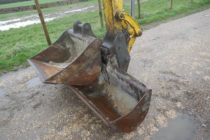 Used 2015 KOMATSU PC80 MR-3