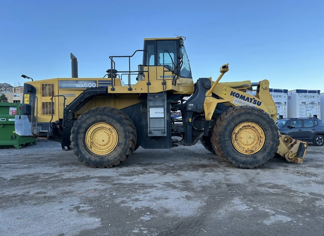 Used KOMATU WA600.6 BLOCK HANDLER