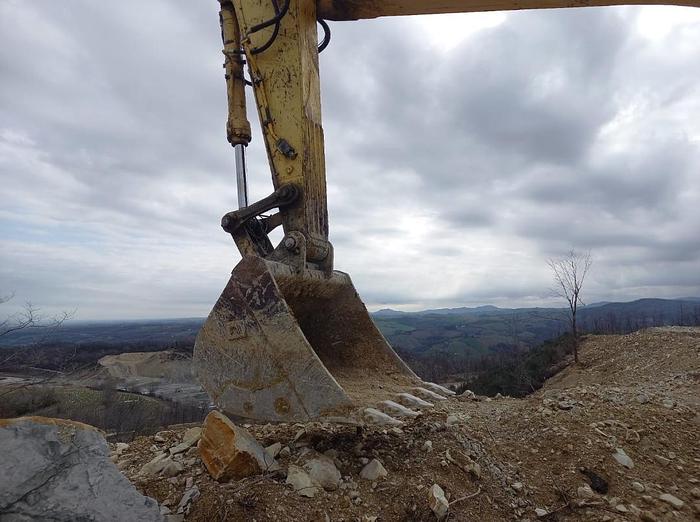 Used NEW HOLLAND E485B