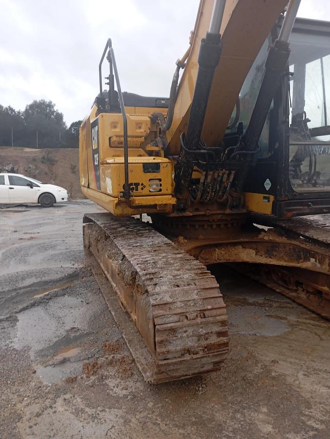 Used CATERPILLAR 323F