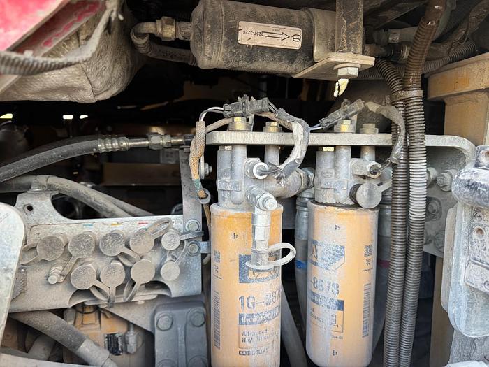 Used CATERPILLAR 963D