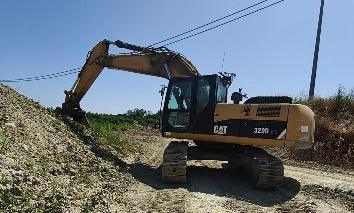 Used CATERPILLAR 329DLN