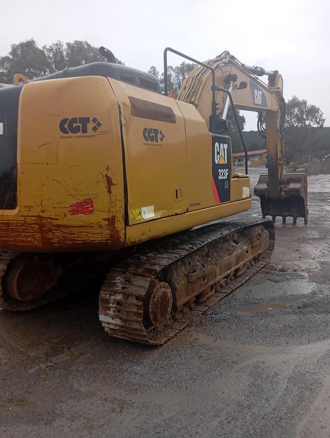 Used CATERPILLAR 323F
