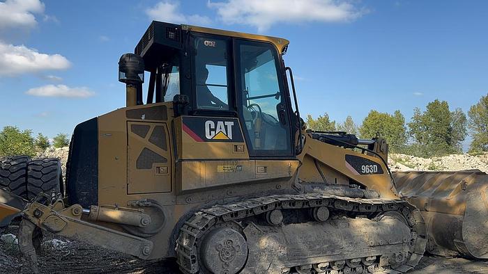 Used CATERPILLAR 963D