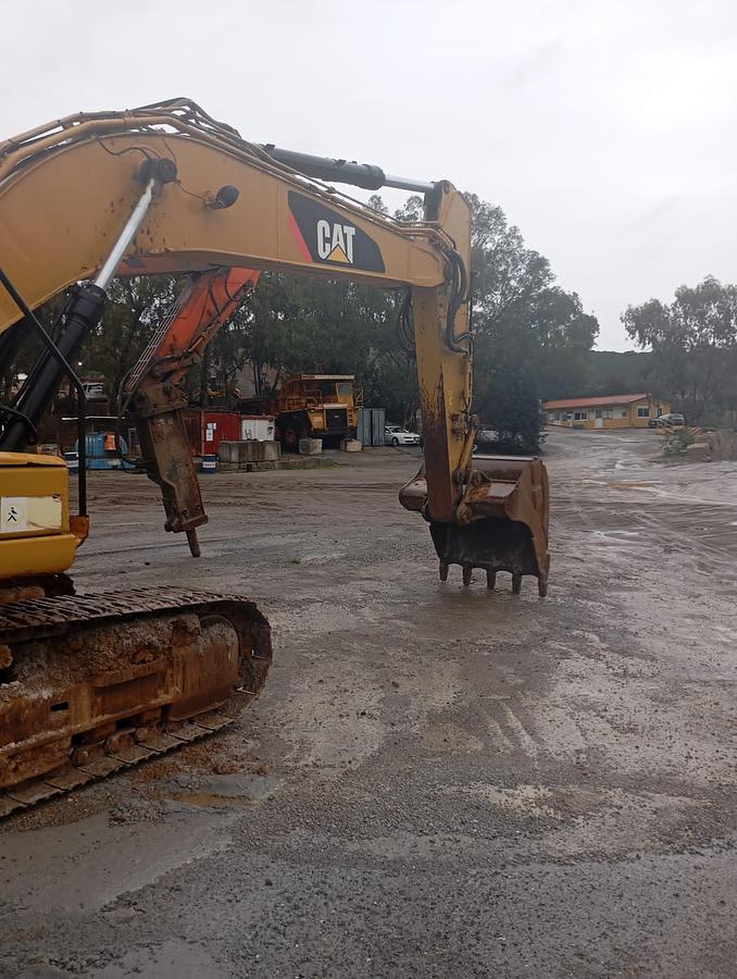 Used CATERPILLAR 323F