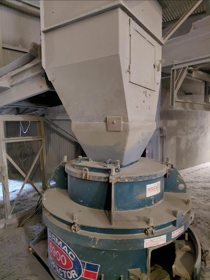 Used IMPACT CRUSHER BARMAC 6900