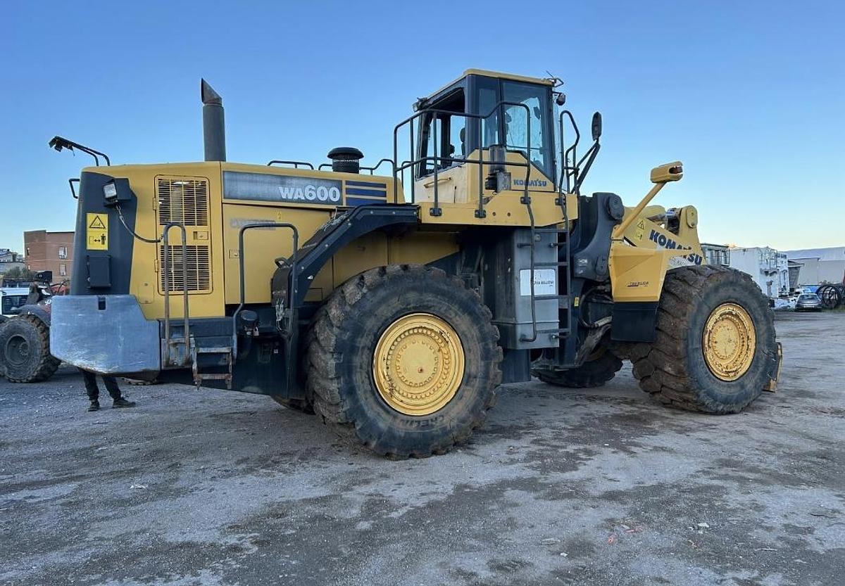 Used KOMATU WA600.6 BLOCK HANDLER