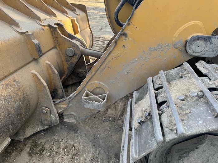 Used CATERPILLAR 963D