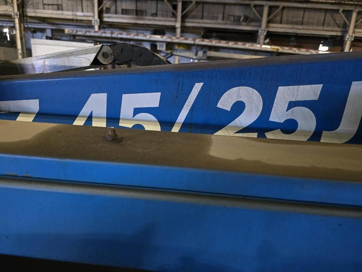 Used Genie Z-45/25J DC – Articulating Boom Lift (USED)