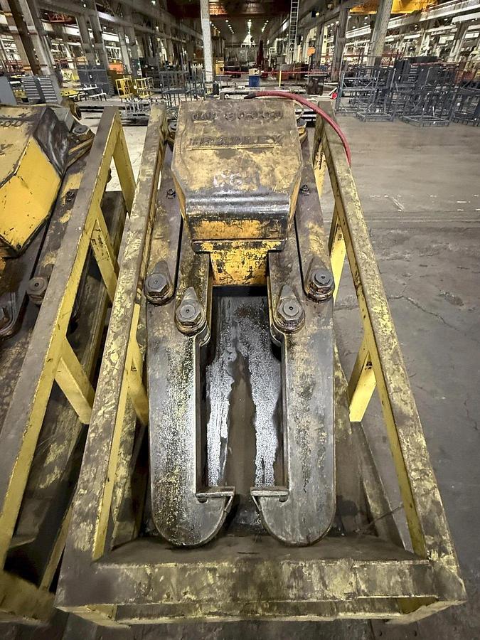 Used 40 Ton Bradley Adjustable Telescoping Coil Lifting Grab Tongs