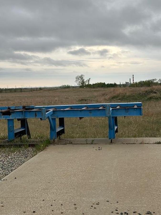 Used 30 " Hem-Saw / Hem-Saw building