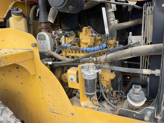 Used 2014 Caterpillar 910K