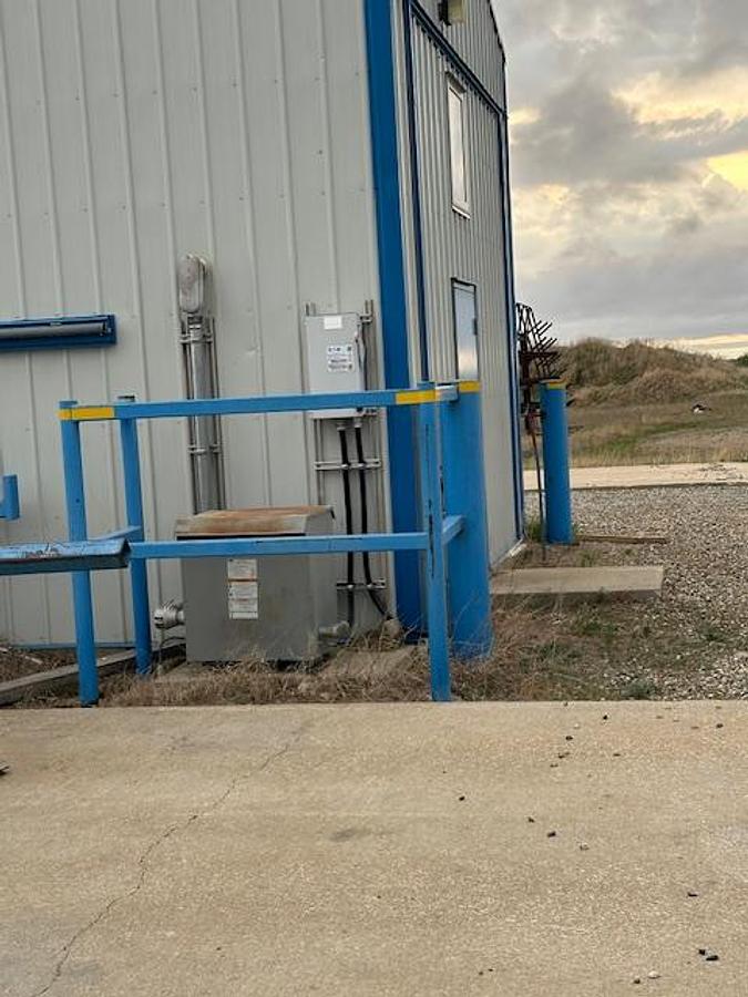 Used 30 " Hem-Saw / Hem-Saw building