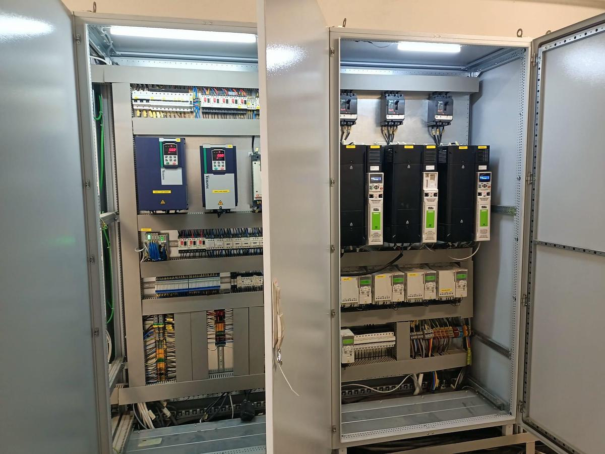 Used 2500mm x 25mm x 80,000 Lb Cut to Length Line