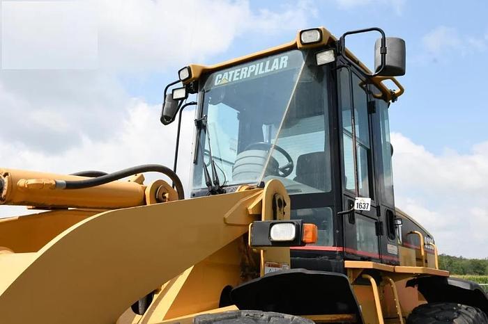 Used 2004 Caterpillar 928G