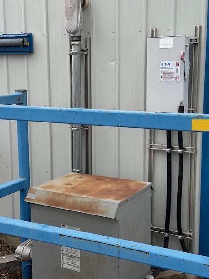 Used 30 " Hem-Saw / Hem-Saw building