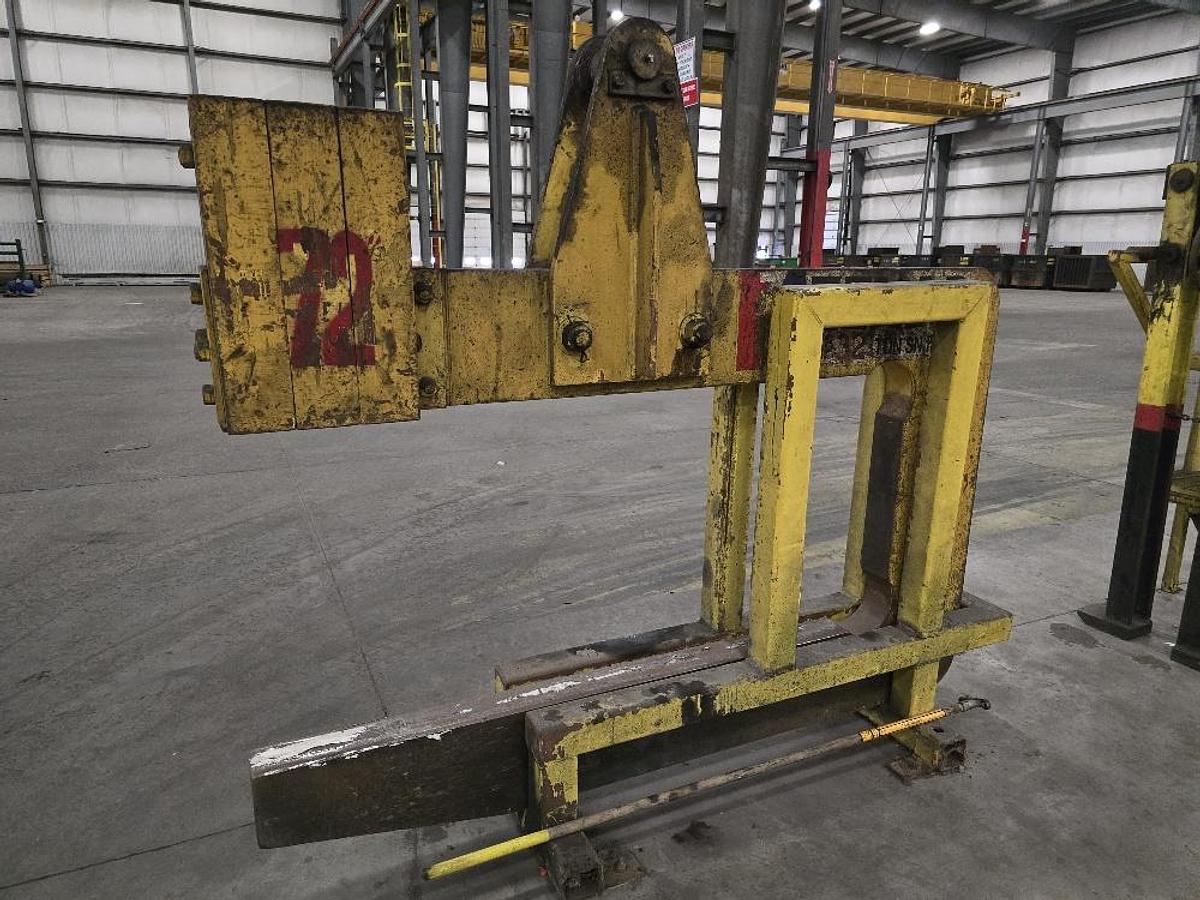 Used 32.5 Ton Capacity C-Hook