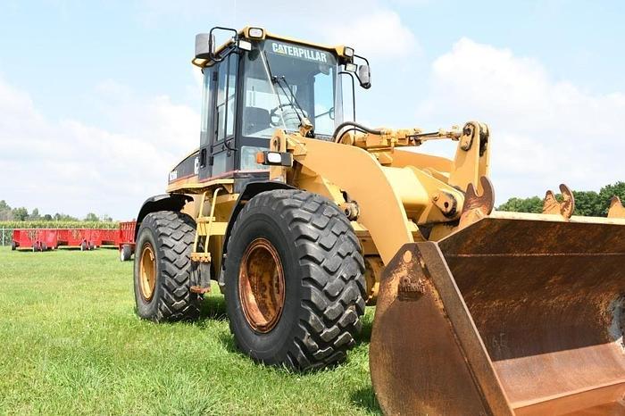 Used 2004 Caterpillar 928G