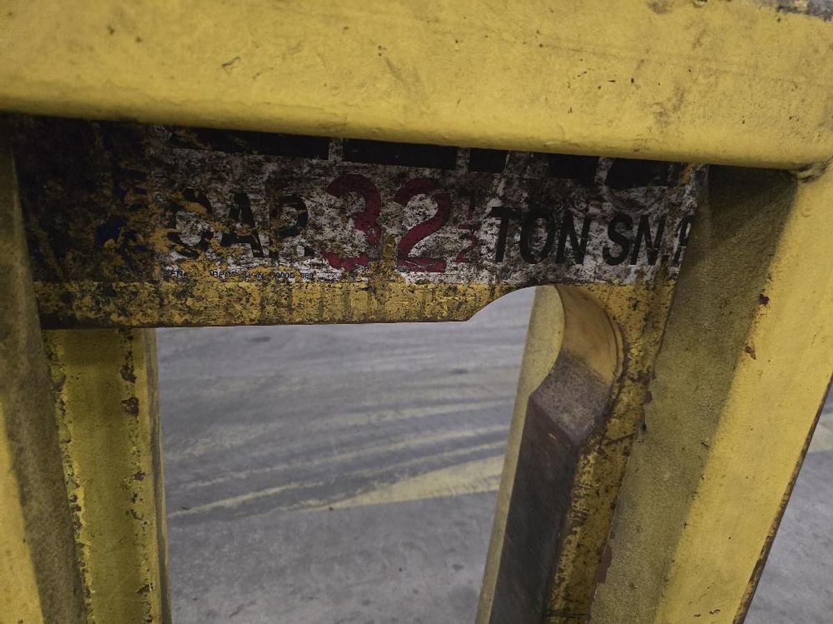 Used 32.5 Ton Capacity C-Hook