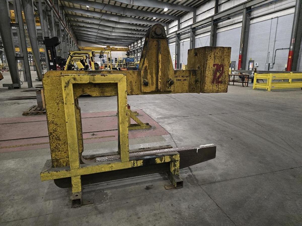 Used 32.5 Ton Capacity C-Hook