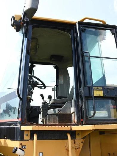 Used 2004 Caterpillar 928G