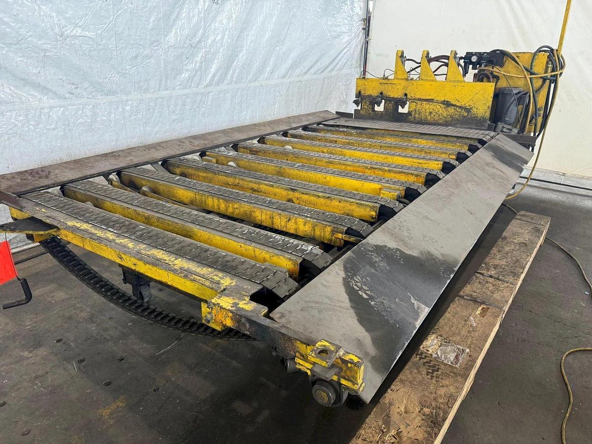 Used 120" CINCINNATI SHEET STACKER CONVEYOR