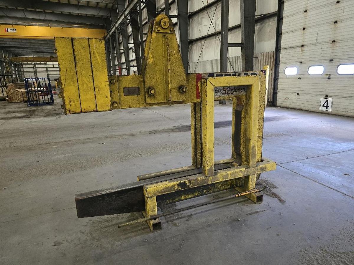 Used 32.5 Ton Capacity C-Hook