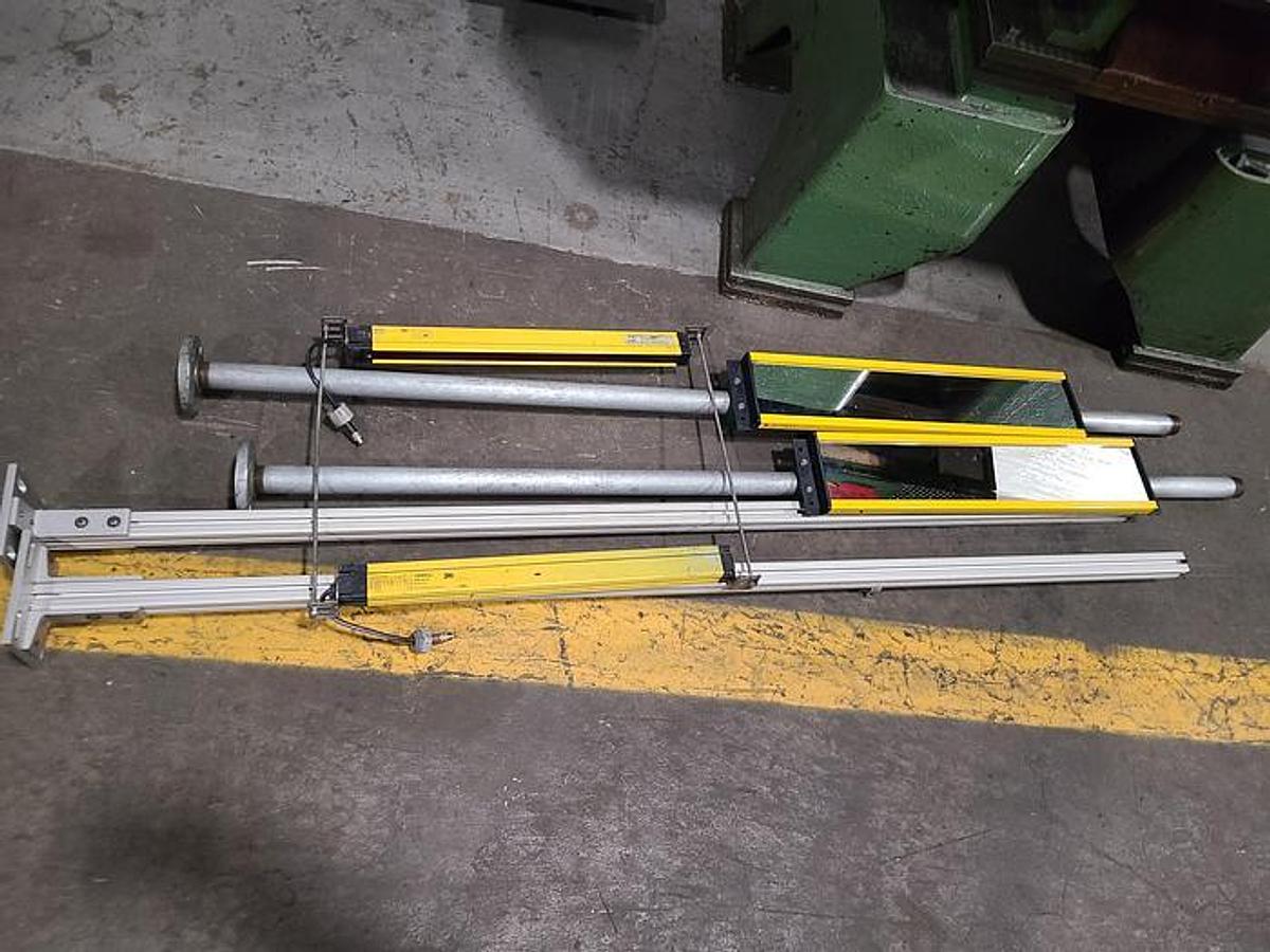 Used Minster B1-22 Ton Punch Press with Air Clutch & Air Brake & Light Curtain