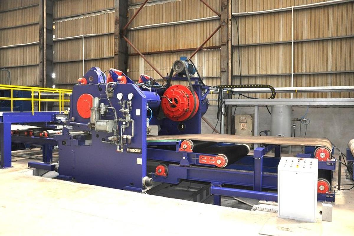 Used 2500mm x 25mm x 80,000 Lb Cut to Length Line