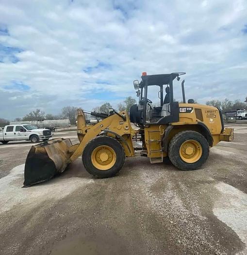 Used 2014 Caterpillar 910K