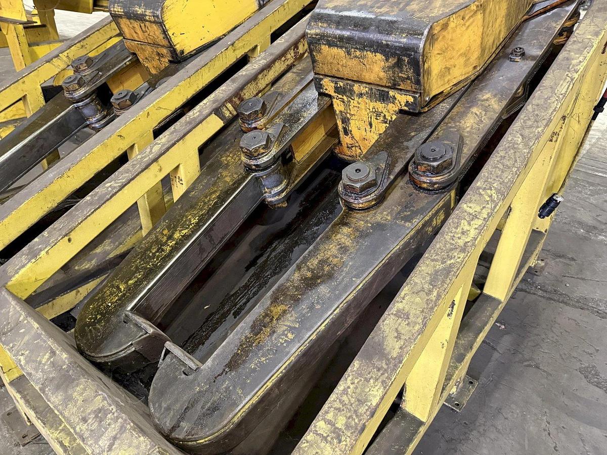 Used 40 Ton Bradley Adjustable Telescoping Coil Lifting Grab Tongs