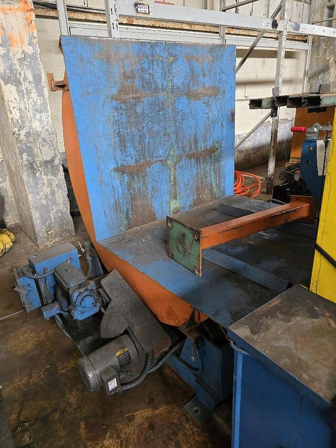 Used 10,000 Lb Capacity Upender